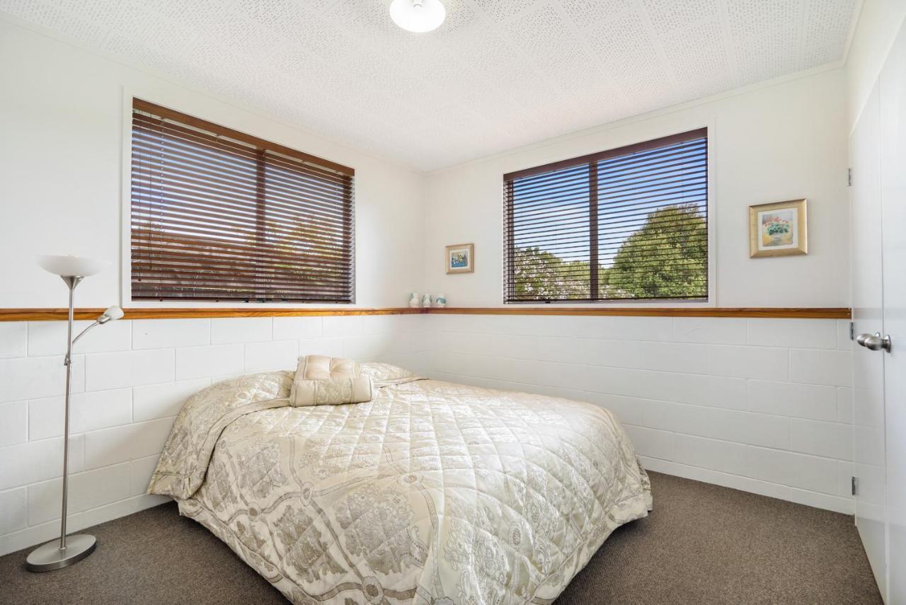 Kumeu Kottage Bed & Breakfast Bagian luar foto
